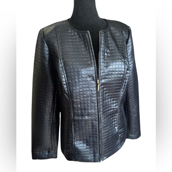 Kim Rogers Jackets & Blazers - Kim Rogers Quilted Cropped Jacket – Black – Size M